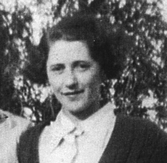 Photo of photos/Annie Dolina McLennan abt1907-1989 w husb crop